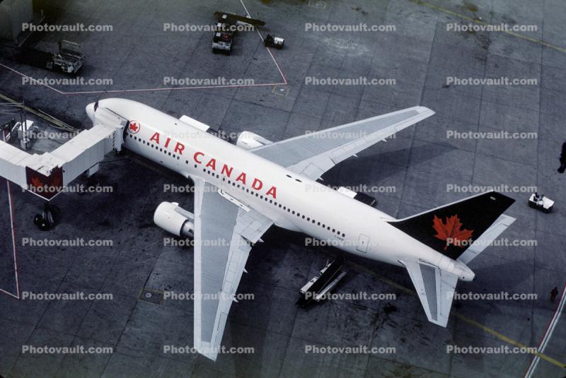 C-GAUE, Boeing 767-233, Air Canada ACA, 767-200 series
