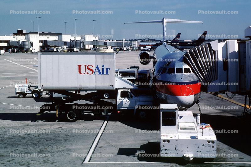 US Airways, pushertug, jetway, tug tractor, pushback, Airbridge