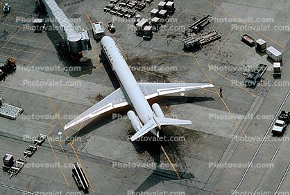 Delta Air Lines, Douglas DC-9, Jetway, Airbridge