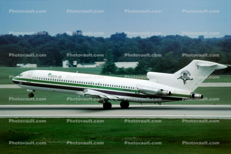N806MA, Florida Panthers Football Team, Boeing 727-225, JT8D-15 s3, JT8D, Rotation, Taking-off, 727-200 series