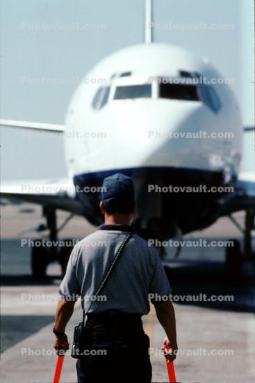 Boeing 737, United Shuttle, Burbank-Glendale-Pasadena Airport (BUR)