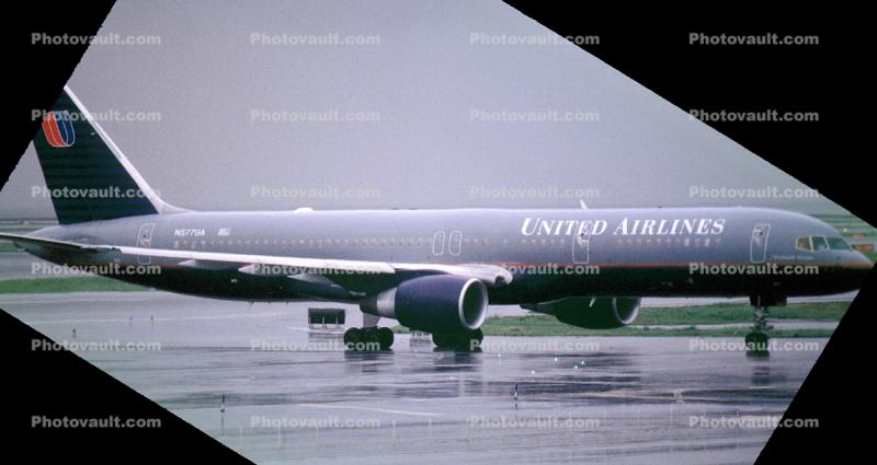N577UA, United Airlines UAL, Boeing 757, (SFO), rain, inclement weather, wet
