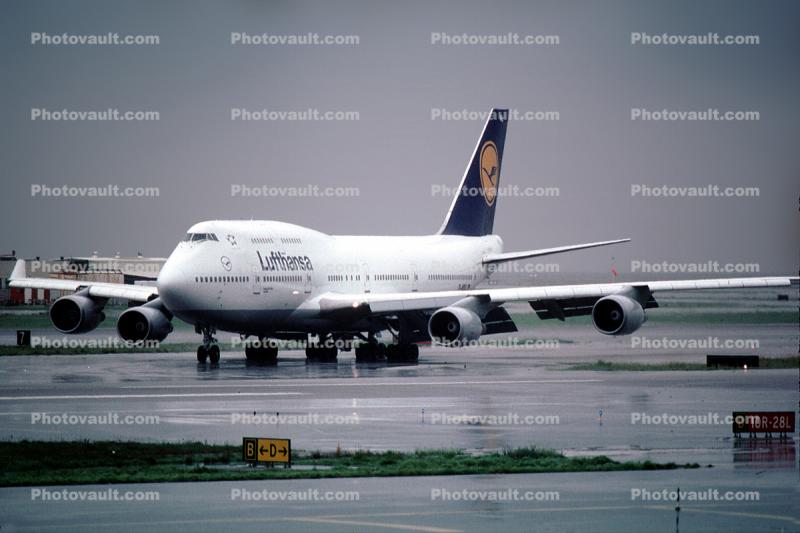 D-ABVL, Boeing 747-430, Lufthansa, 747-400 series, (SFO),