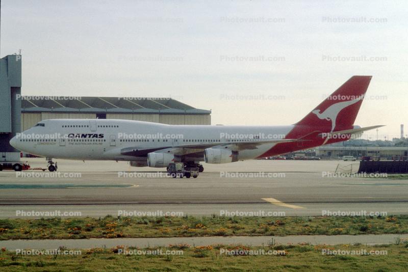 VH-OJI, Boeing 747-438, Qantas Airlines, Longreach, 747-400 series, RB211-524G, RB211