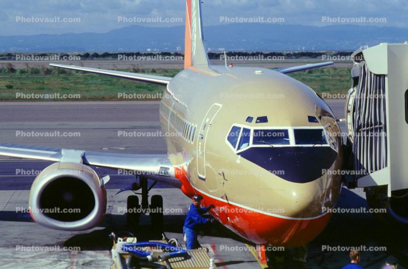 N386SW, Boeing 737-3H4, 737-300 series, CFM56-3B1, CFM56