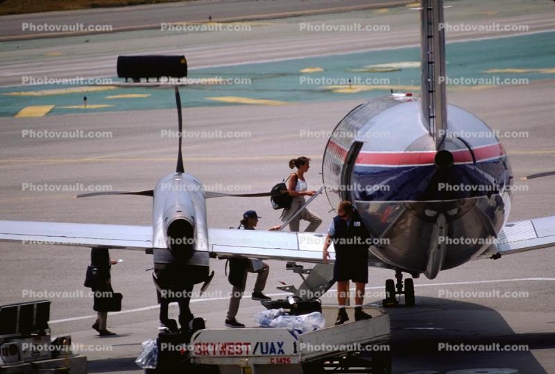 Boarding Passengers, Baggage, Embraer Brasilia EMB-120, steps, stairs, Airstair