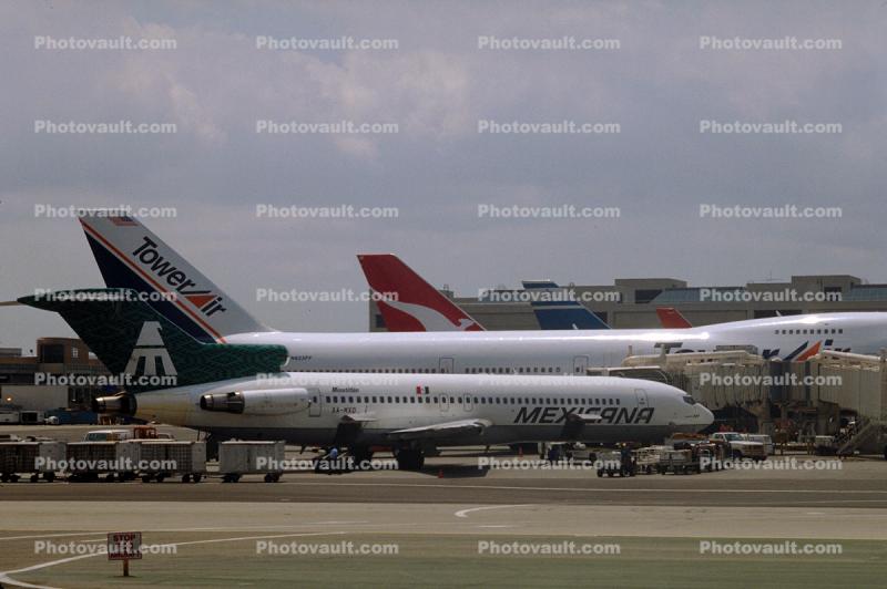 XA-MXD, Boeing 727-264, Mexicana Airlines, Minatitlan, Boeing 747, Jetway, Airbridge, JT8D, 727-200 series
