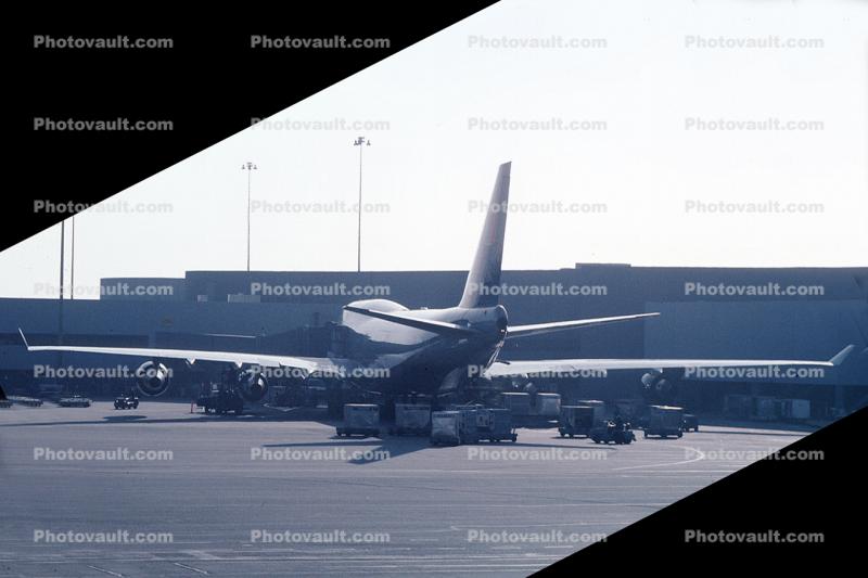 Boeing 747, San Francisco International Airport (SFO)