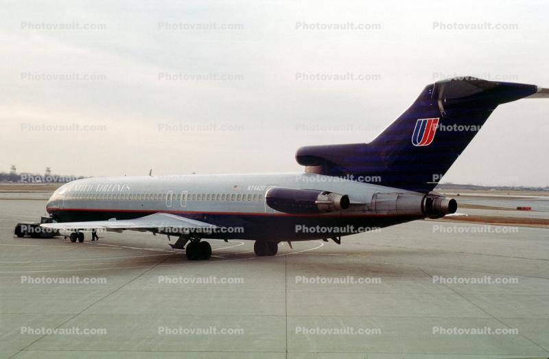 N7442U, United Airlines UAL, Boeing 727