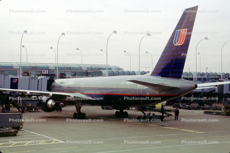 N587UA, United Airlines UAL, Boeing 757-222