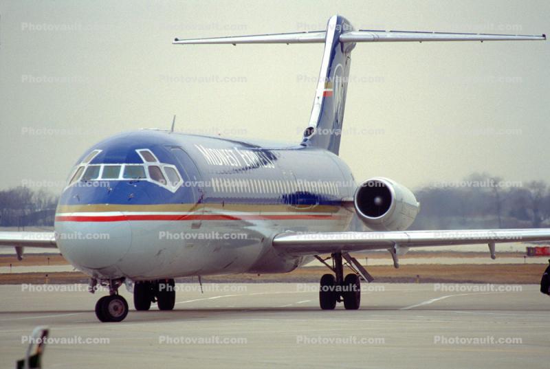 Midwest Express AMW Douglas DC-9