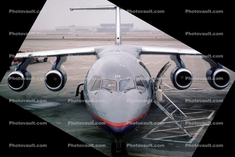 N614AW, United Express, BAe146-300A, (Air Wisconsin AWI), G14, head-on
