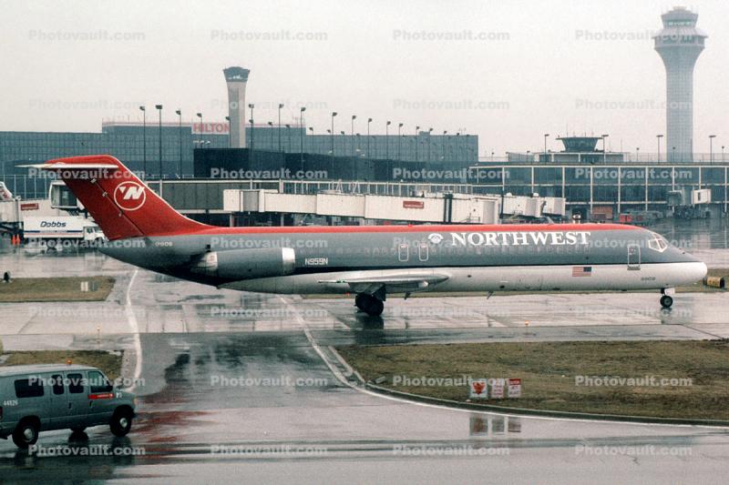 N959N, Douglas DC-9-31, Control Tower, Northwest Airlines NWA, JT8D-7B s3, JT8D