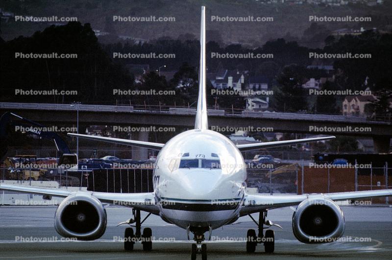 N773AS, Head-on, Boeing 737-4Q8, Alaska Airlines ASA, San Francisco International Airport (SFO), 737-400 series, CFM56