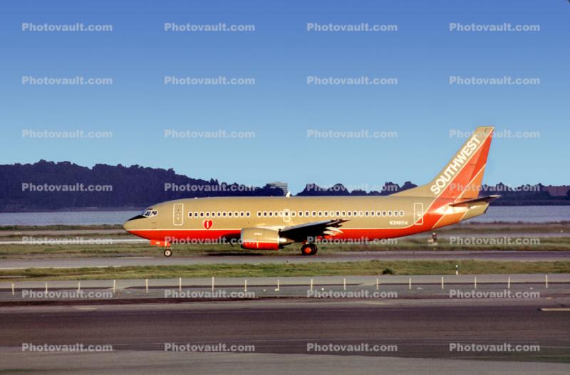 Boeing 737-3H4, N398SW, Southwest Airlines SWA, San Francisco International Airport (SFO), 737-300 series, CFM56