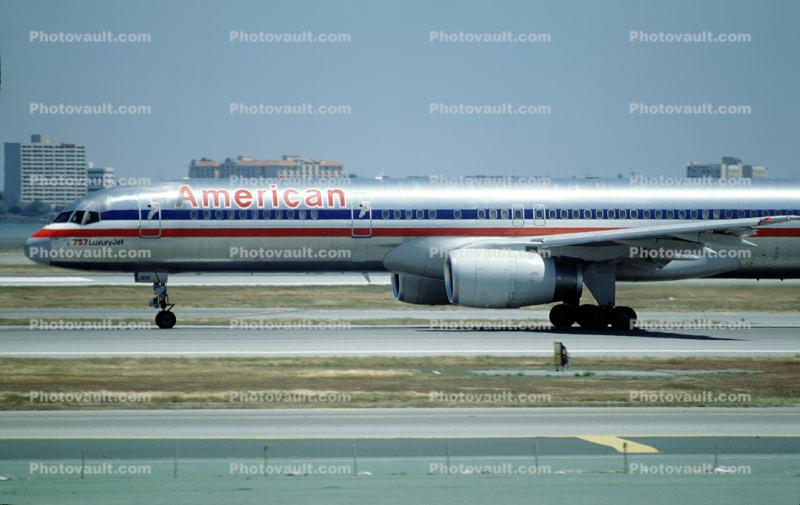 N7667A, American Airlines AAL, Boeing 757-223, San Francisco International Airport (SFO), 757-200 series, RB211-535E4B, RB211