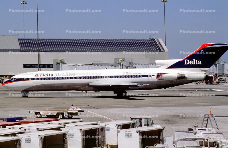 N505DA, Boeing 727-232, Delta Air Lines, San Francisco International Airport (SFO), Hush Kit, JT8D, 727-200 series