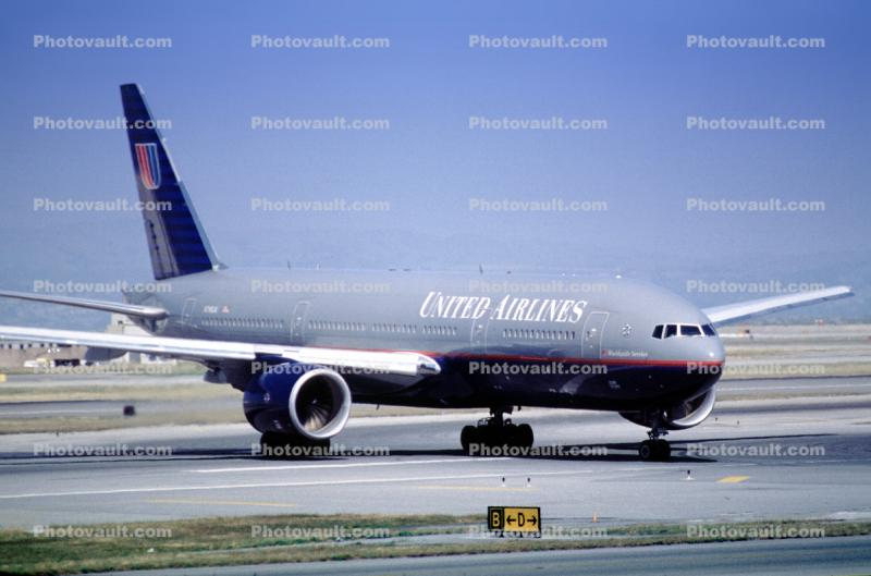 United Airlines UAL, Boeing 777, San Francisco International Airport (SFO)