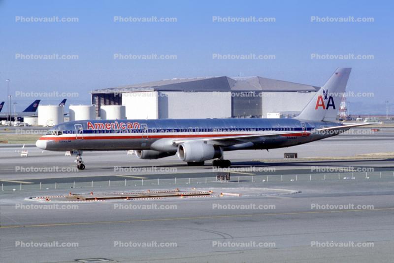 N688AA, American Airlines AAL, Boeing 757-223, Hangar (SFO), RB211