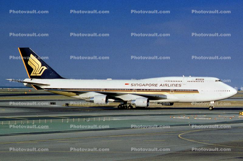 Boeing 747-412, Singapore Airlines SIA, 9V-SPE, San Francisco International Airport (SFO), 747-400 series, PW4056, PW4000