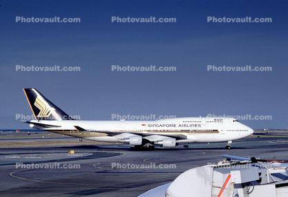 9V-SPE, Boeing 747-412, Singapore Airlines SIA, San Francisco International Airport (SFO), 747-400 series, PW4056, PW4000