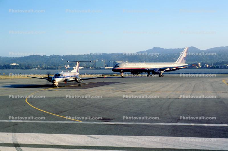 Boeing 757, San Francisco International Airport (SFO), Embraer Brasilia EMB-120