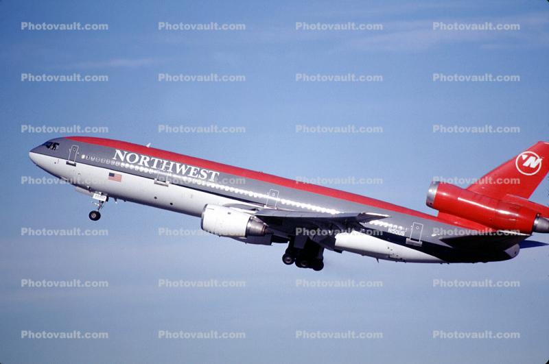 N150US, Douglas DC-10-40, Northwest Airlines NWA, JT9D, (SFO), taking-off