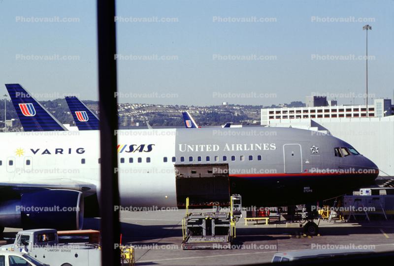 N653UA, Boeing 767-322ER, Star Alliance, San Francisco International Airport (SFO), 767-300 series