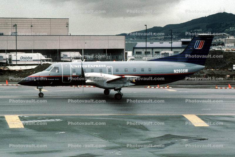 United Express, N293SW, Embraer Brasilia EMB-120ER, San Francisco International Airport