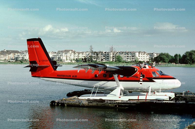 C-GKBH, DHC-6-300 Twin Otter, Harbour Air, dock, PT6A-27, PT6A