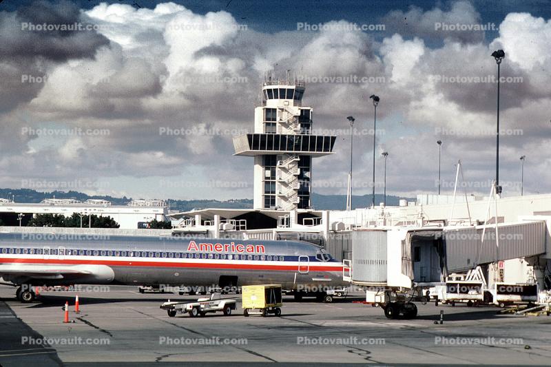 American Airlines AAL, Control Tower, N7518A, McDonnell Douglas, MD-82, Jetway, Airbridge, JT8D