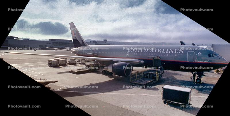N612UA, Boeing 767-222, United Airlines UAL, (SFO)