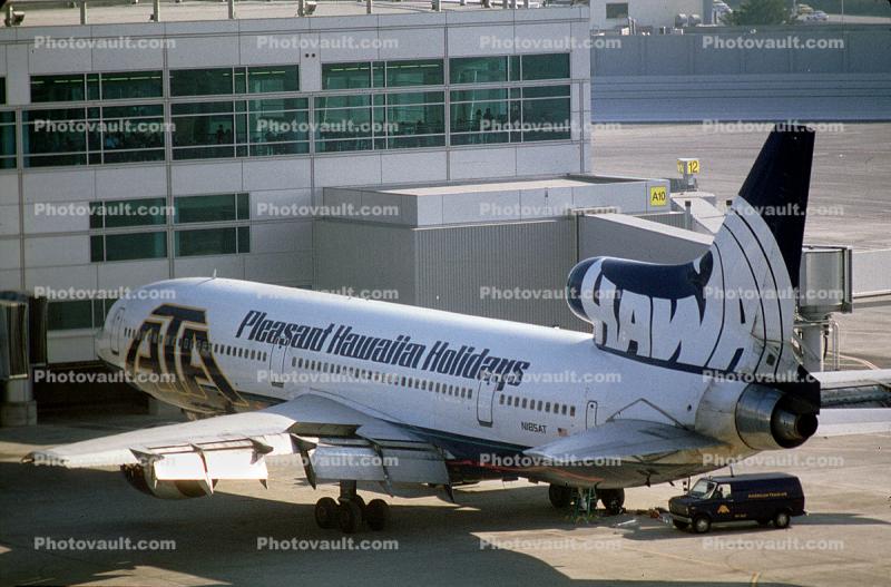 N185AT, Pleasant Hawaiian Holidays, Lockheed L-1011, San Francisco International Airport (SFO), American Trans Air