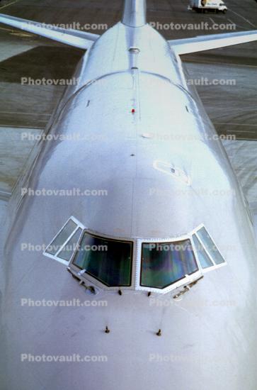 Boeing 747, San Francisco International Airport (SFO), head-on