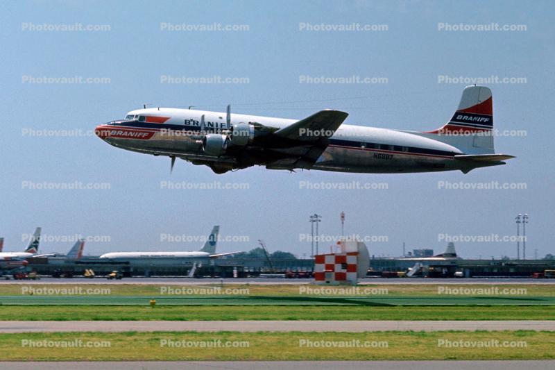 Taking-off, Braniff International Airways, Douglas DC-7B, 1964, 1960s