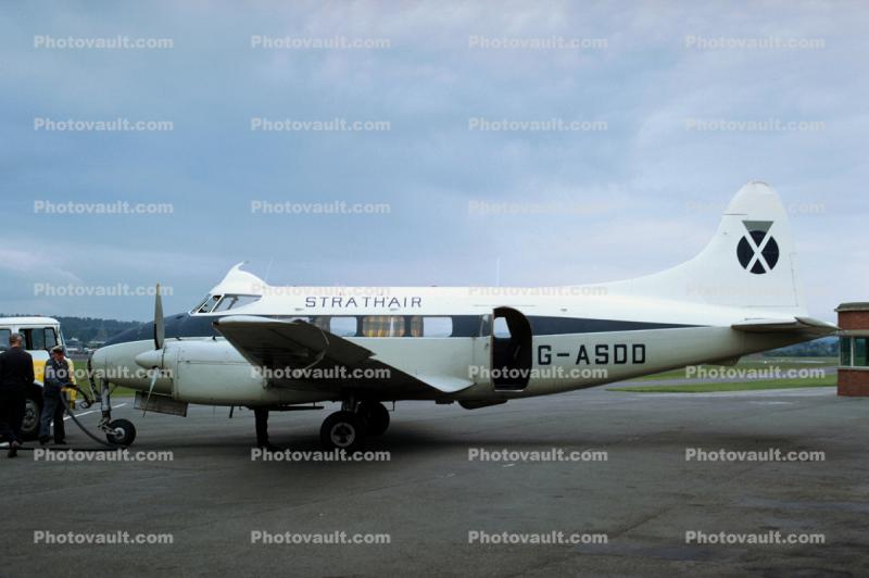 G-ASDD, Strathair, de Havilland DHSaint104 Dove