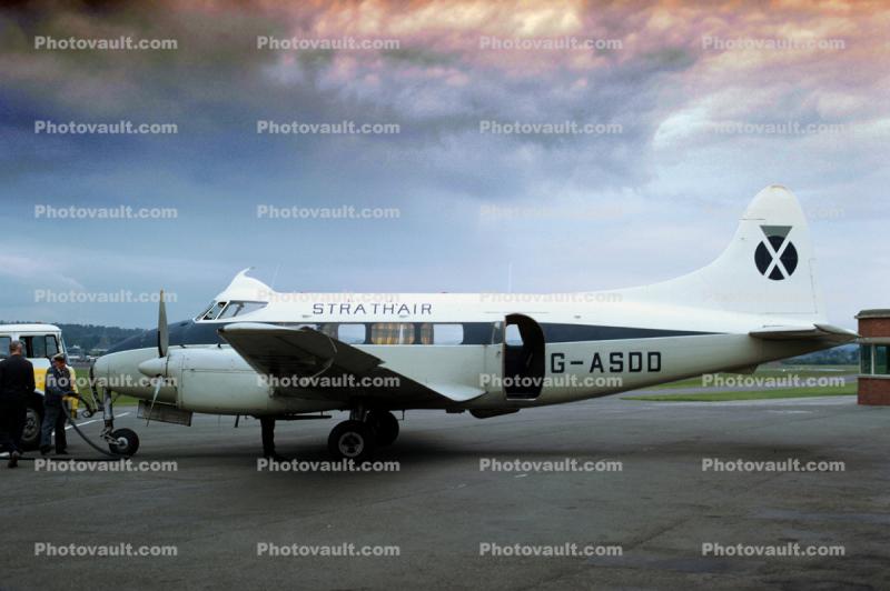 Strathair, G-ASDD, de Havilland DHSaint104 Dove