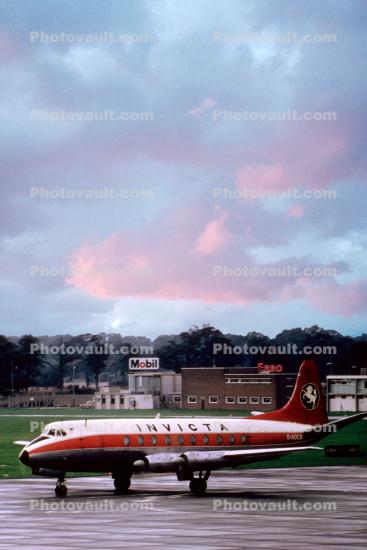 G-AOCB, Vickers Viscount 755D, INVICTA International Airlines
