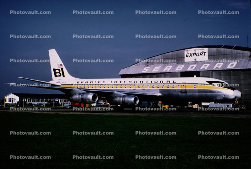 Douglas DC-8, Braniff International Airways, Seaboard Hangar