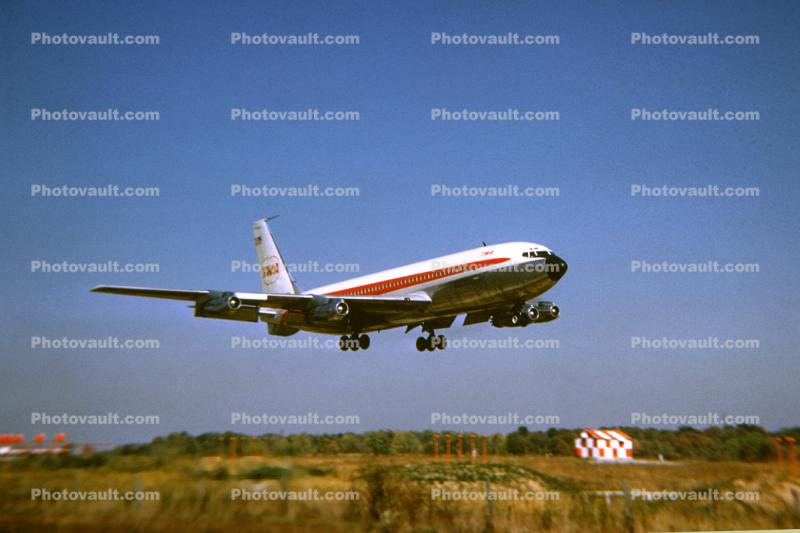 Trans World Airlines TWA, Boeing 707 Landing