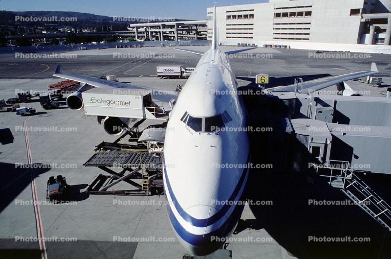 Boeing 747, San Francisco International Airport (SFO), China Airlines CAL, head-on
