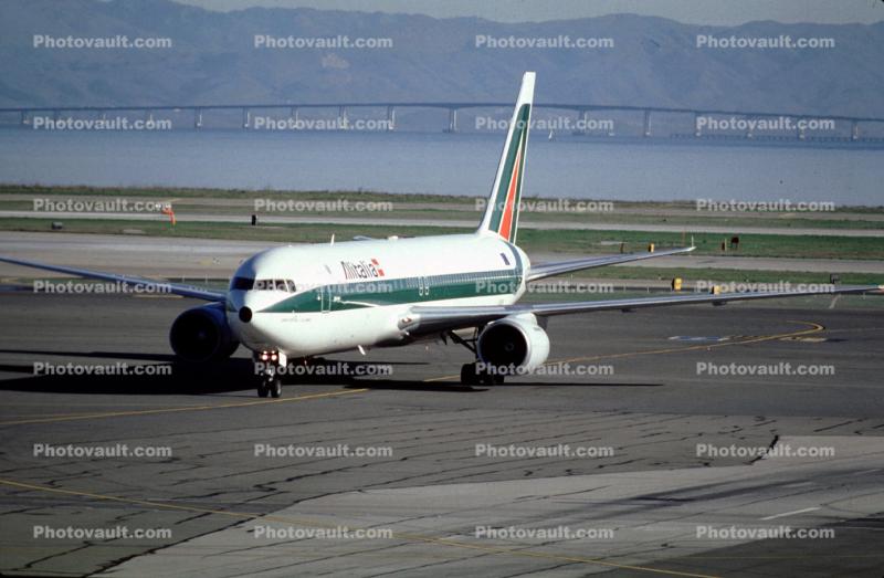 I-DEIF, Boeing 767-33AER, (SFO), Alitalia Airlines, CF6-80C2B6F, CF6, Cristoforo Columbo, 767-300 series