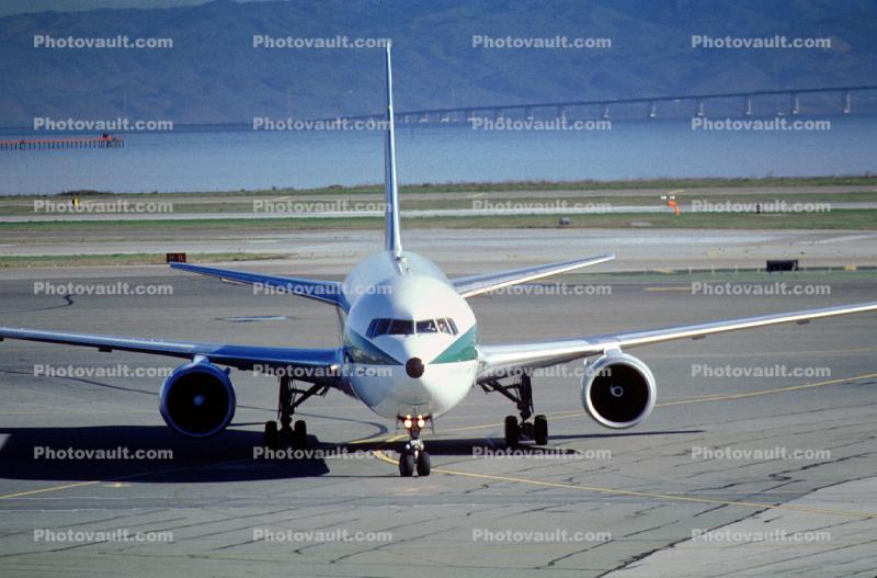 I-DEIF, Boeing 767-33AER, (SFO), Alitalia Airlines, CF6-80C2B6F, CF6, Cristoforo Columbo, head-on, 767-300 series