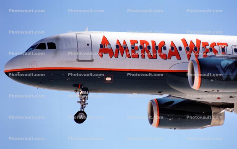 N604AW, Airbus A320-232, America West Airlines AWE, landing, airborne, flight, landing