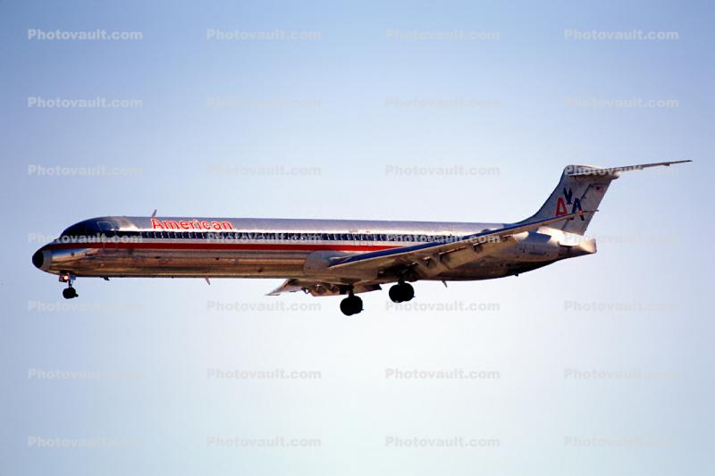N487AA, American Airlines AAL, McDonnell Douglas MD-82, JT8D