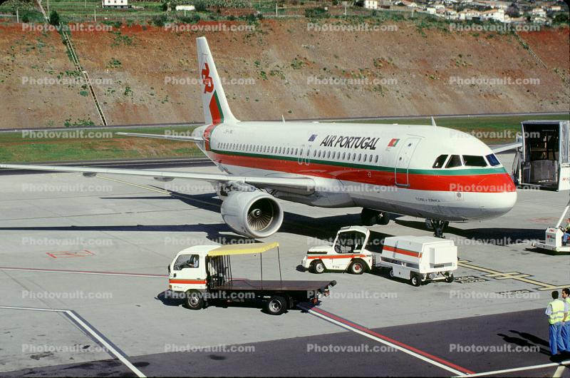 CS-TNJ, Air Portugal, Airbus A320-214, Funchal Madeira, CFM56-5B4-P, CFM56