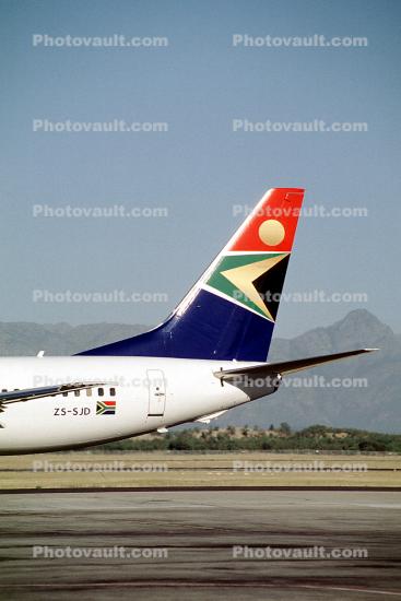 ZS-SJD, Boeing 737-85F, South African Airways SAA, 737-800 series, CFM56-7B27, CFM56, Cape Town, South Africa