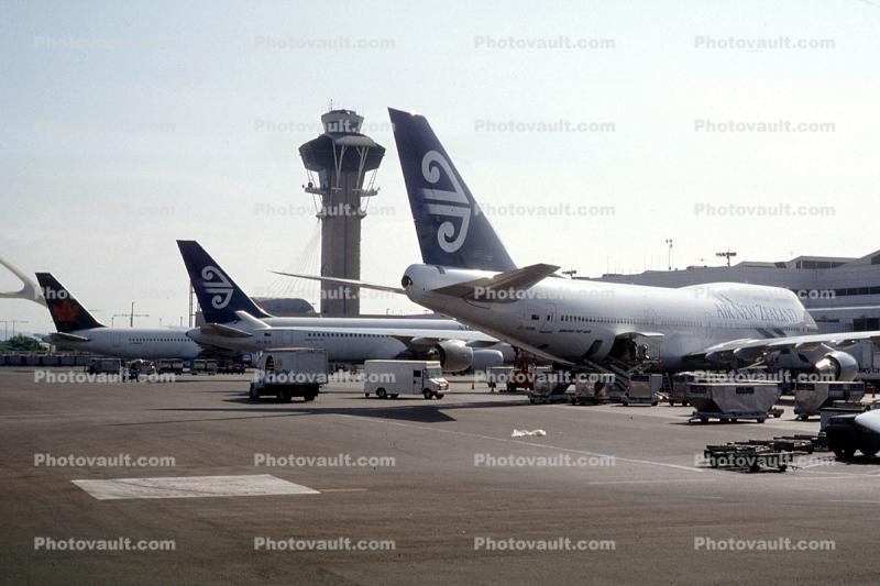 ZK-NBW, BOEING 747-419BDSF, 747-400, Control Tower, Air New Zealand ANZ, CF6, CF6-80C2B1F