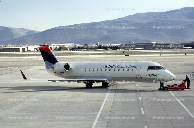 N589SW, Delta Connection, Bombardier-Canadair Regional Jet CRJ-100ER, CF34-3A1, CF34