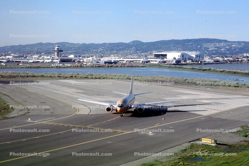 Boeing 737, Southwest Airlines SWA, Hangar, Oakland, California